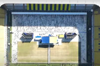 Şükrü Saraçoğlu Stadyumu'nun zemini tepki aldı