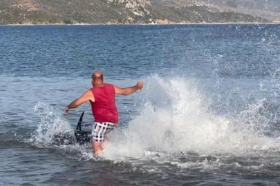 İzmir'de 200 kiloluk dev orkinos çakı ve zıpkınla avlandı