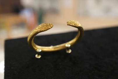 Ani Harabeleri'nin gizemli hazinesi: Yılan başlı altın bilezikler müzede