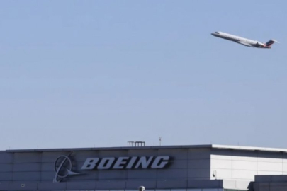 Boeing'de yeni kriz: Uçağın tekerleği koptu