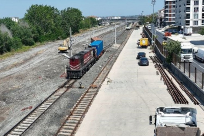 Tekirdağ'da yük treni raydan çıktı