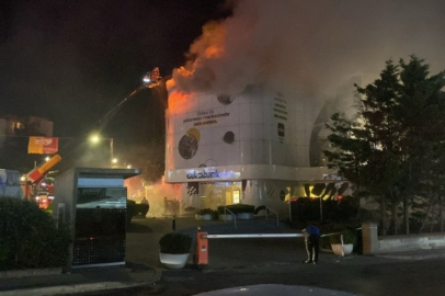 İstanbul'da banka binasında yangın