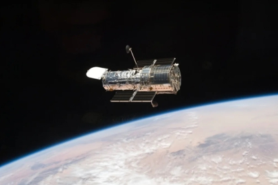 Hubble, 17 bin ışık yılı uzaklıktaki kara deliğe dair kanıt buldu