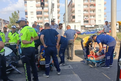 Bursa'da otomobilin çarptığı motosiklet üzerindeki iki kadın yaralandı!