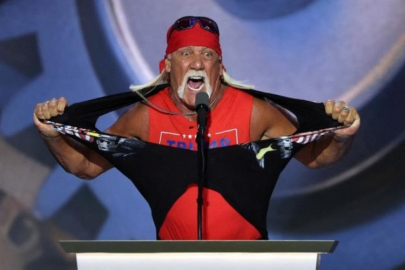 Hulk Hogan'ın sahne şovu gündem oldu!