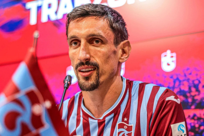 Trabzonspor, Stefan Savic ile 3 yıllık sözleşme imzaladı