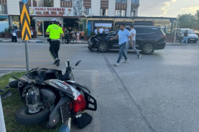 Manisa'da motosiklet ile cipin çarpışma anı kamerada: 2 yaralı