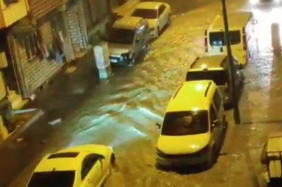 İstanbul'da sağanak etkili oldu, yollar dereye döndü