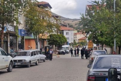 Mahkeme çıkışı kız kardeşini ve yeğenini vurdu!