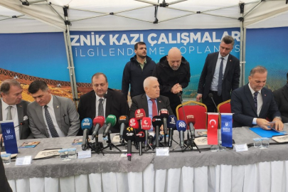 Başkan Bozbey, İznik kazı çalışmaları bilgilendirme toplantısında