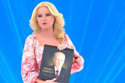 Devlet Bahçeli, Müge Anlı'ya kitap hediye etti