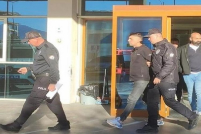 Polis memurunun aracını evinin önünde kundakladı!