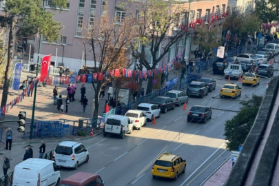 Bursa caddelerinde Cumhuriyet Bayramı kutlama hazırlıkları başladı