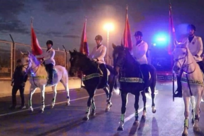 A Milli Futbol Takımı Kayseri'de atlı polislerle karşılandı