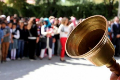 Bugün okullarda yeniden ders zili çaldı