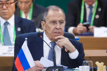 Lavrov: Ukrayna'nın uzun menzilli silahlarla saldırılarına yanıt vereceğiz