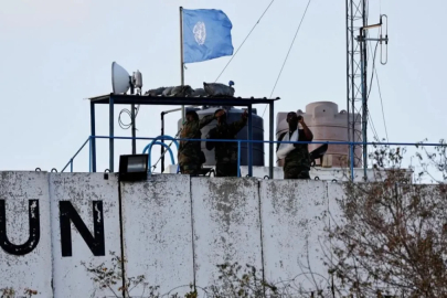 Lübnan'ın güneyinde UNIFIL'e ait bir mevziiye roket isabet etti