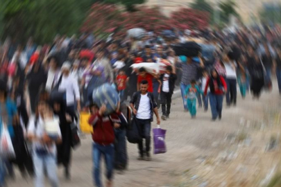 Yerlikaya, Türkiye'de yaşayan Suriyeli sayısını açıkladı