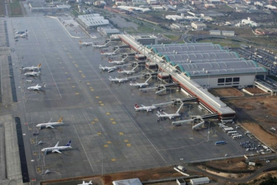 Sabiha Gökçen Havalimanı'nda uçaklar havada tur atıyor