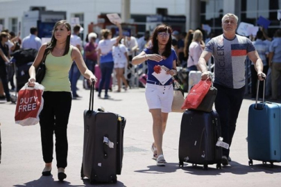 Türkiye'ye geçtiğimiz 10 ayda kaç turist geldi?