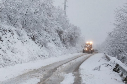 Bursa'da kar yağışı sonrası ekipler sahaya indi