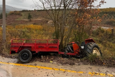 Ehliyetsiz sürücünün kontrolünden çıkan traktör devrildi: 1 ölü, 3 yaralı