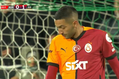 Hakim Ziyech boş kaleye atamadı! Taraftar çıldırdı