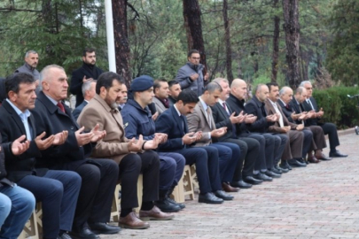 Şehit Aykübe öğretmen, kabrinde anıldı