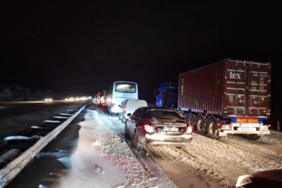 Zincirleme kazada kapanan D100 karayolu, yeniden ulaşıma açıldı