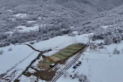 Bursa'daki sıcak su, doğaseverlere kar üzerinde termal fırsatı sunuyor