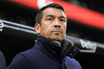 Hasan Arat açıkladı: Giovanni van Bronckhorst ayrılıyor mu?