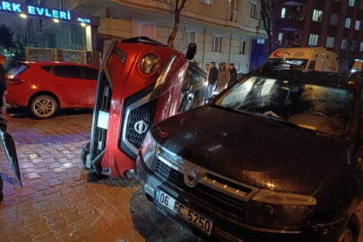 İstanbul'da önüne kedi çıkan sürücü iki araca çarptı