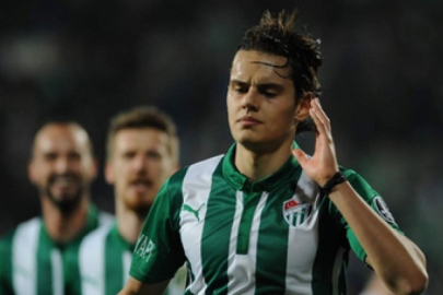 Bursaspor'un eski futbolcusu Enes Ünal, sezonu kapattı!