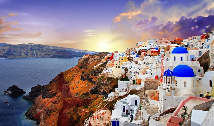 4. Santorini, Yunanistan