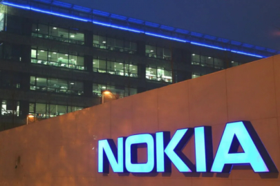 Nokia, akıllı telefon pazarından resmen çekildi